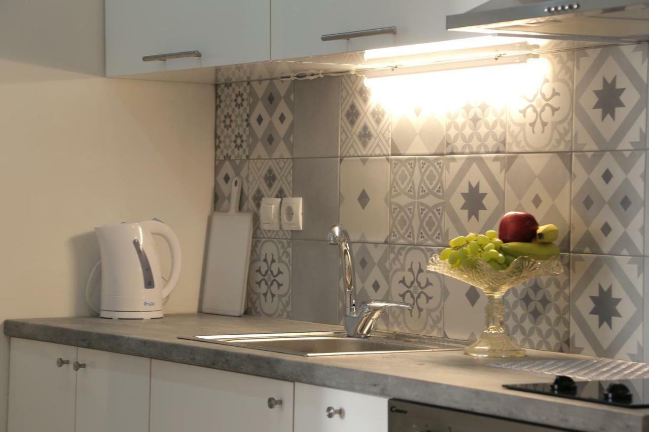 Stylish Modern Apartment, Nilie Hospitality Mgmt Tesalonika Bagian luar foto